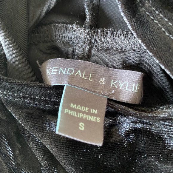 Kendall & Kylie Small Black Dress - Picture 4 of 6